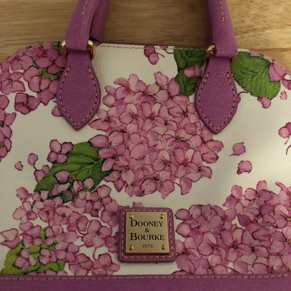 Dooney & Bourke canvas purse new condition